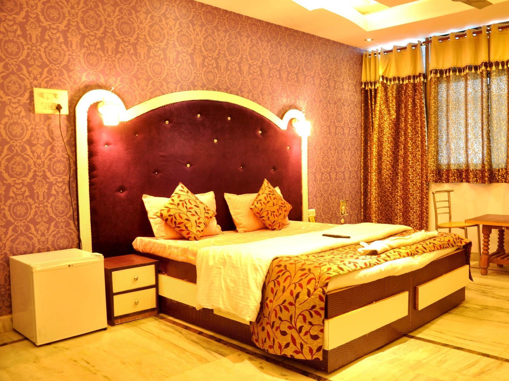 Akash Continental Otel Rishīkesh Dış mekan fotoğraf